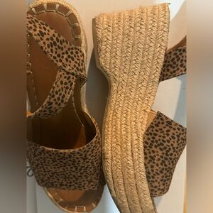 Size 6 women’s wedges print